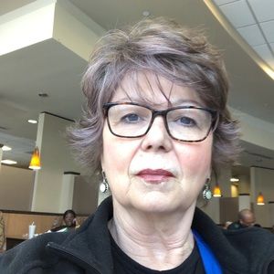 Meet your Posher, Dana